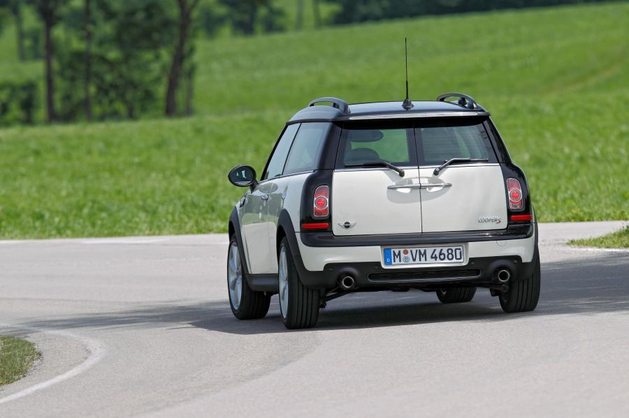  Mini Cooper S Clubman 2011 года  (фото 3 из 26)